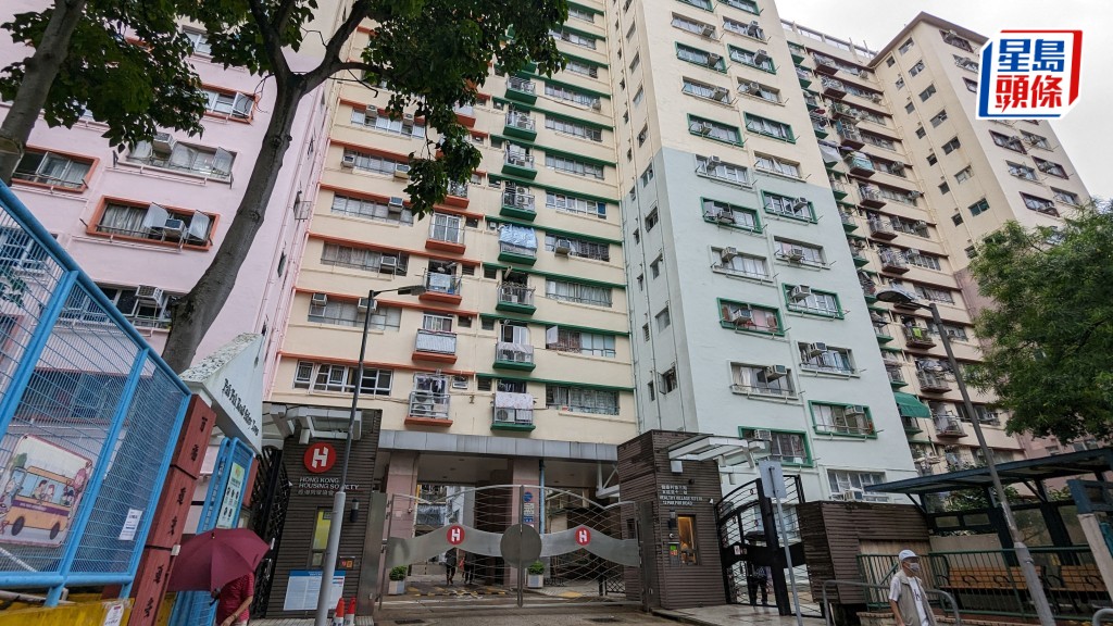 北角健康邨老翁墮樓不治。蔡楚輝攝