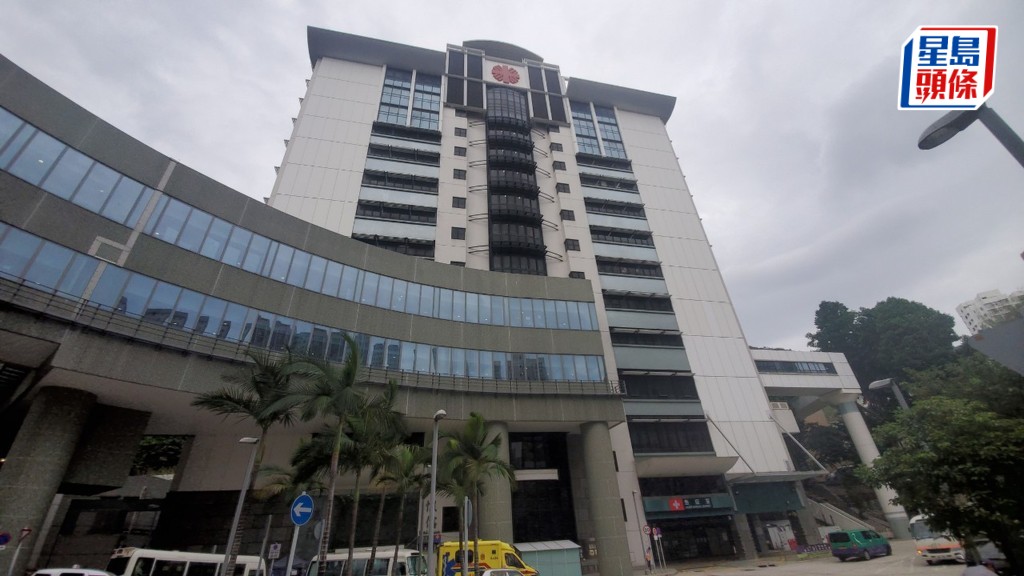 七旬翁黃安華涉於明愛醫院病房內非禮一名病人服務助理。資料圖片