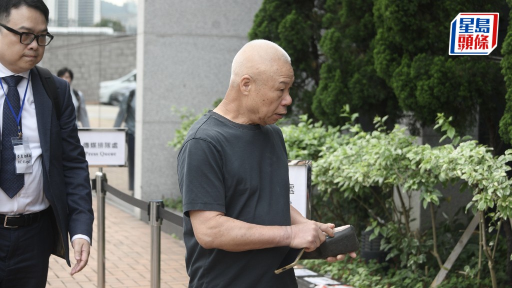 鍾潤新供稱起火當日曾嘗試開喉救火，但約30秒後便沒有水。陳浩元攝