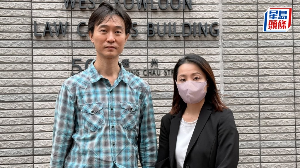 死者妻子何燕惠（右）批評涉案醫生用藥未夠謹慎、術前評估監察不足，導致其夫離世。雷璟怡攝