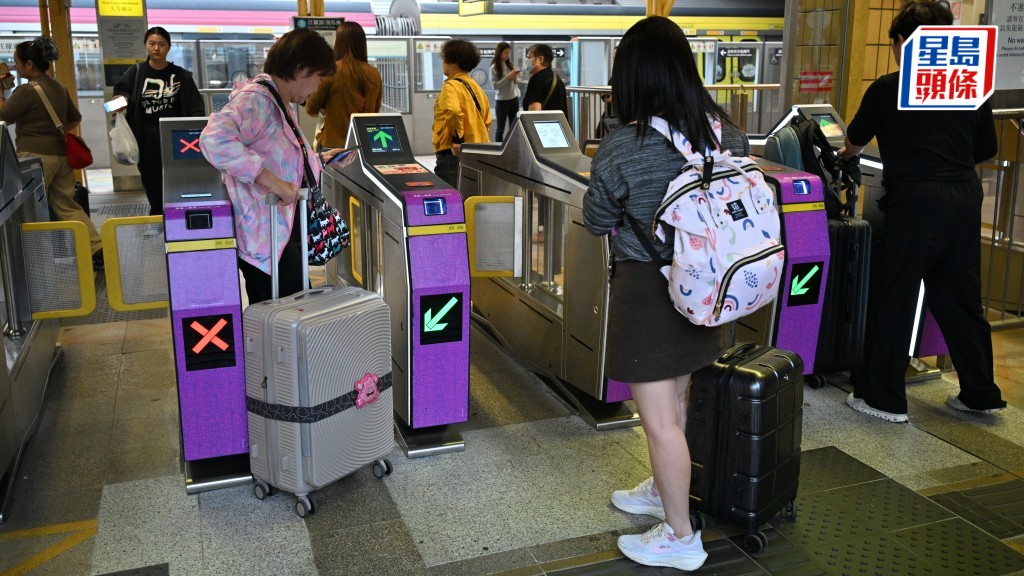 刷臉通關｜周三起擴大至羅湖、福田等內地口岸  市民冀加快流程 : 忘記帶證也不怕