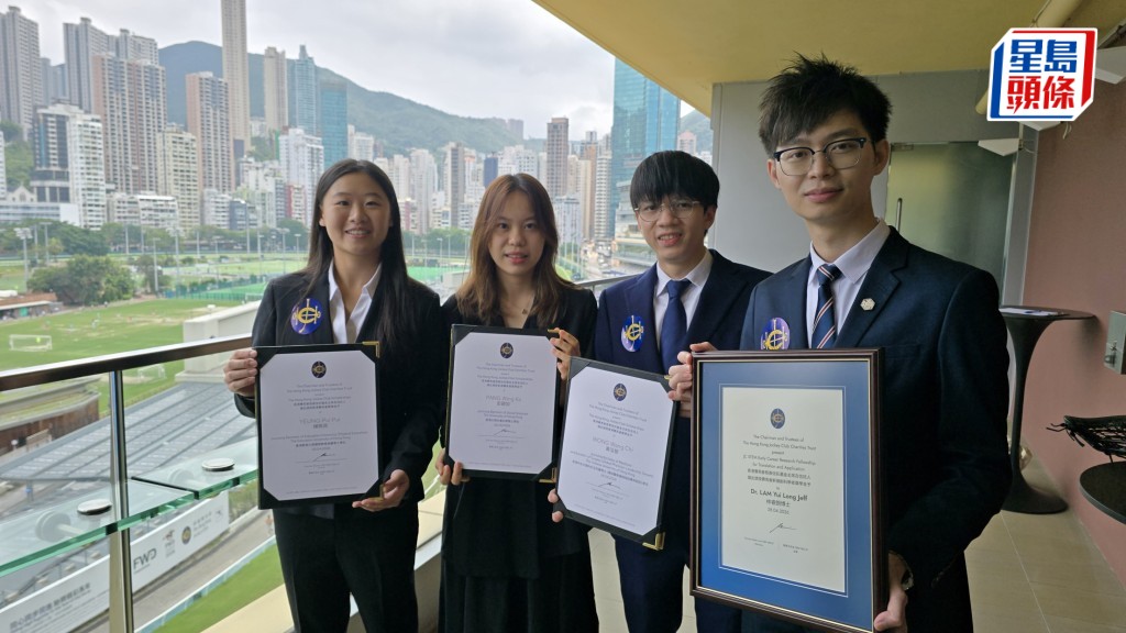 運動員學生楊珮珮（左起）與彭穎加，各自都把目標放在2028洛杉磯奧運會與殘奧會。旁為黃泓智與林睿朗。梁子健攝