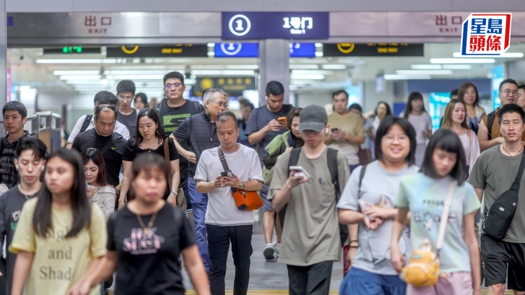 端午節︱周日截至上午10時有15.1萬人次出入境 陸路口岸以羅湖最繁忙