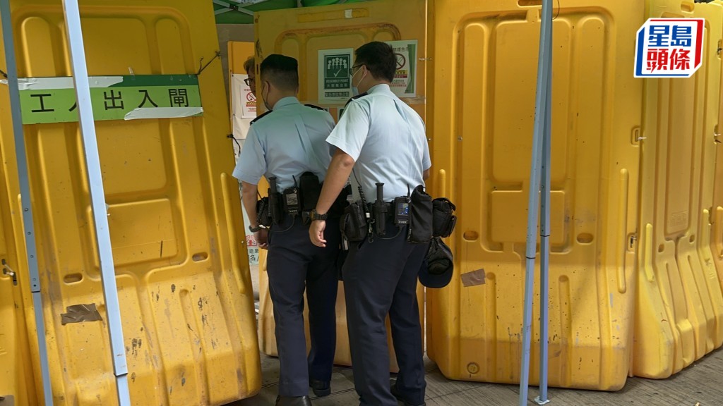 警員到地盤調查。梁國峰攝
