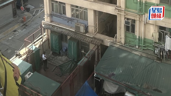 大角咀男子墮樓死亡。楊偉亨攝