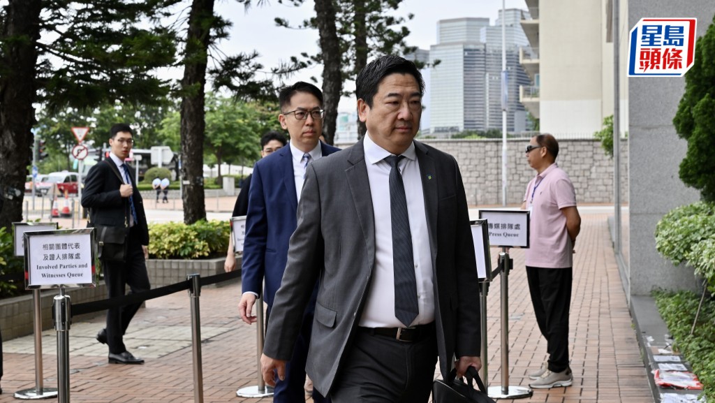 市建局樓宇復修部總監王思敬今日在宏福苑聽證會作供