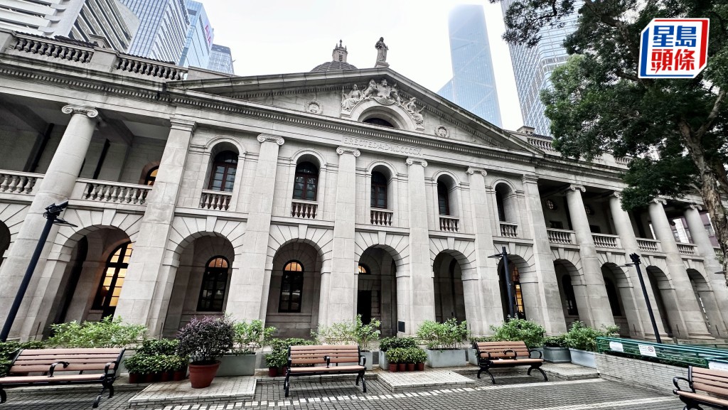 新華社「港澳平」文章:英籍法官攻擊抹黑香港法治 撼動不了港人堅定信心