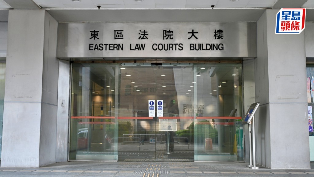 51歲的士司機許健誼聲稱因長期照顧腦退化母親承受壓力，去年穿黑裙屋外走廊自瀆，許獲准保釋候懲。資料圖片