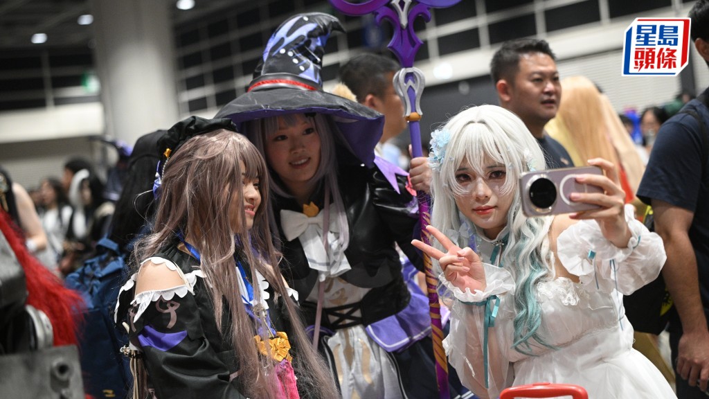 动漫电玩节︱活动第二日人流旺惟生意跌  展商忧台风袭港打击销情