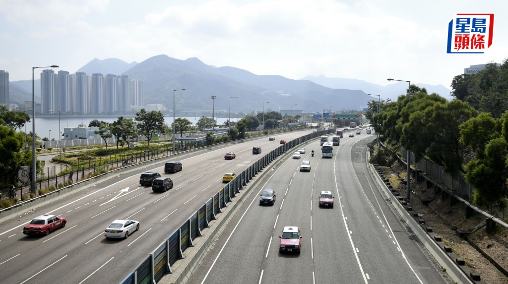大埔宏福苑五級火 ‧ 返工注意｜運輸署 : 40條巴士線改道  市民明早出發須預留充足時間。資料圖片