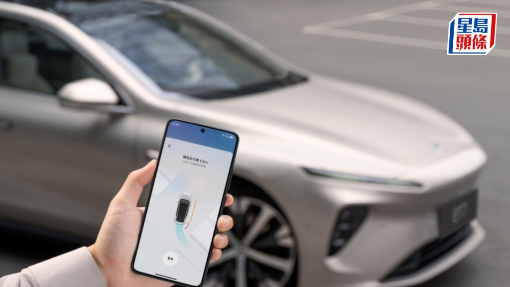 運輸署多項便利道路使用者的新規定今起生效，包括允許司機使用遙控泊車功能。資料圖片