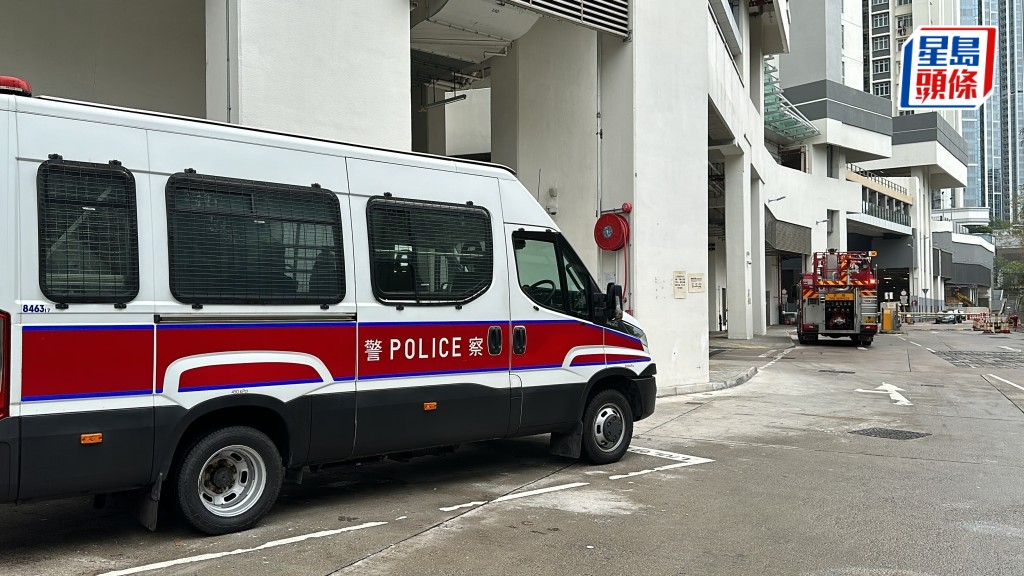 深水埗海達邨海昌樓兩母子發生爭執。劉漢權攝