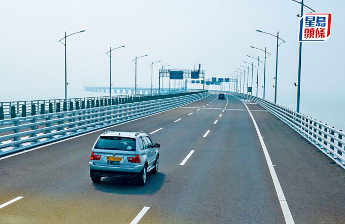 「港車北上」周五凌晨一時起開放供申請人預約。資料圖片