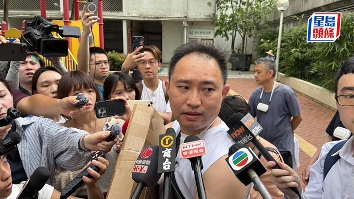 宏昌閣劉先生於大火逃生中燒傷，他上樓首要取回樓契等重要文件。梁國峰攝