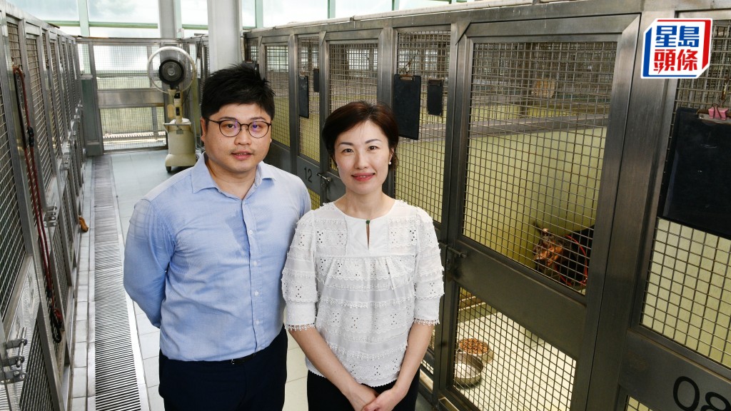 （左）漁護署獸醫陳正民，漁護署高級獸醫畢丹(右)。