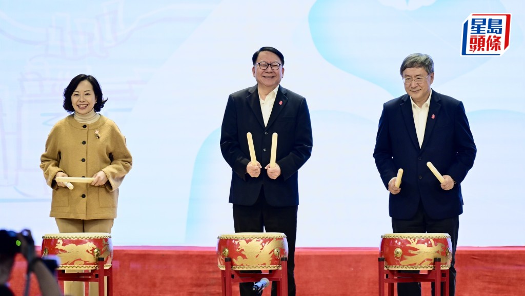 陳國基(中) : 冀恆常化及增加資助,令關愛隊工作更順暢。劉駿軒攝