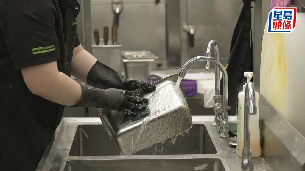 政府刊憲減收非住宅用戶水費，每戶每月寬減額上限分別為10,000元。資料圖片