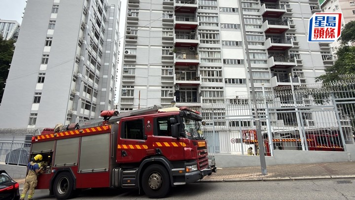 何文田山道督察級警察宿舍一單位發生火警。梁國峰攝