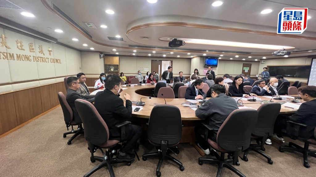 新一屆區議員展開任期，區議會陸續召開會議。資料圖片