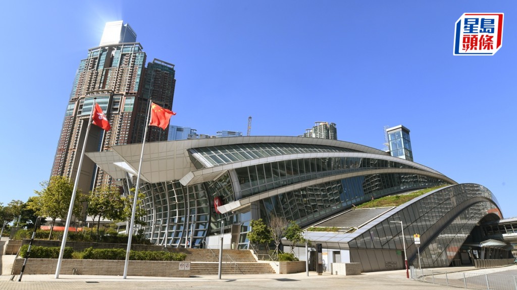高鐵(香港段)明日通車五周年,西九龍站的食肆及商戶將提供不同優惠。資料圖片