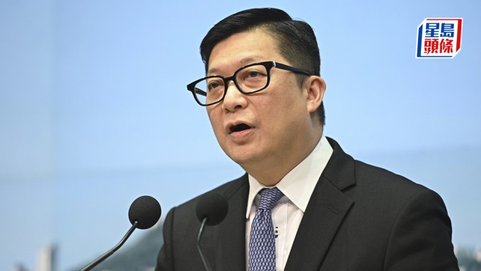 保安局局長鄧炳強表示,針對源自非本地的詐騙電話,電訊商自今年3月底至今攔截逾140萬個以「+852」為開首的可疑來電。資料圖片
