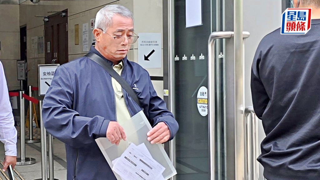 的士司机叶浩祥认黄金周图滥收旅客500元车资，被罚款2000元停牌4星期。王仁昌摄