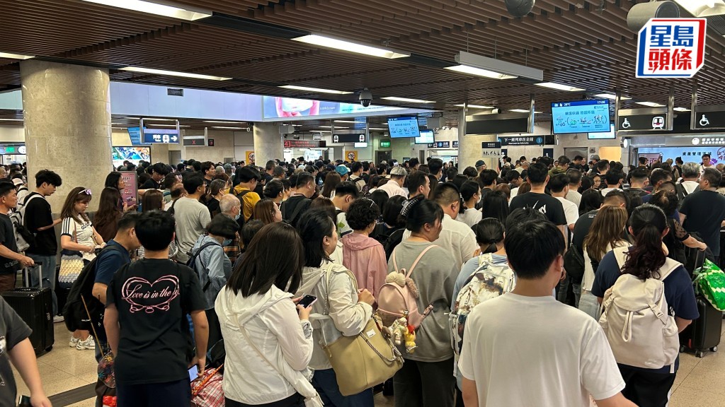 復活清明長假︱羅湖口岸回港人潮絡繹不絕 市民「一抽二褦」過關秩序良好