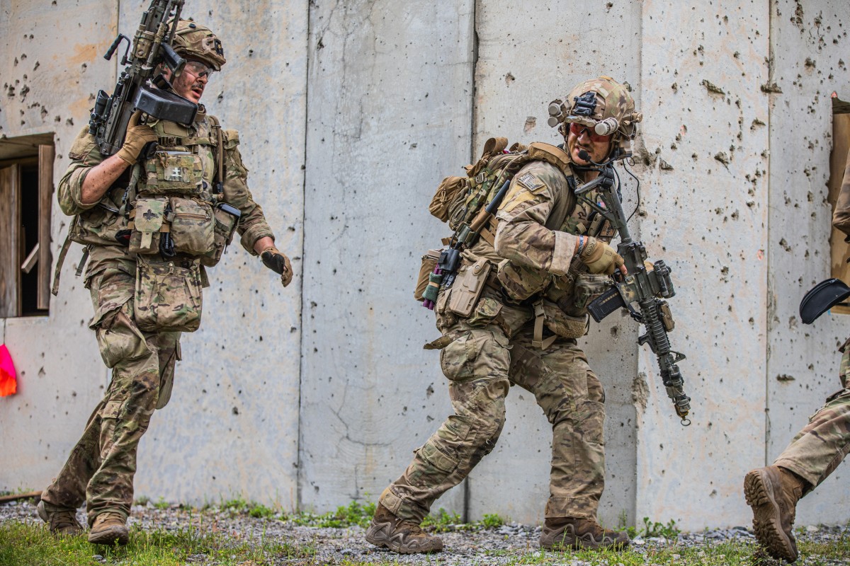 伊朗局勢 | 美第82空降師數千兵力抵中東 或試圖奪取伊朗哈爾克島
