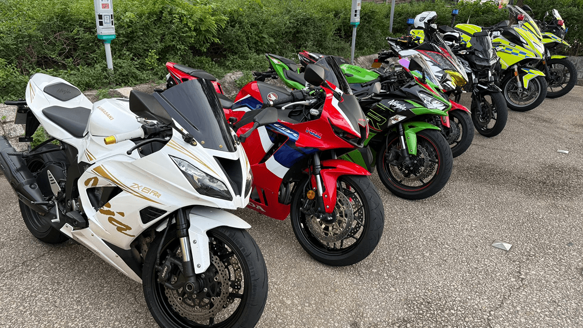 警大埔道打擊非法賽車 揭8電單車涉非法改裝 警大埔道打擊非法賽車 揭8電單車涉非法改裝