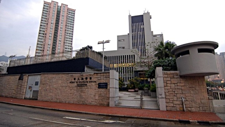 新蒲崗七旬翁被截查拒合作 向PTU揮傘施襲吐口水 涉襲警等3罪被捕