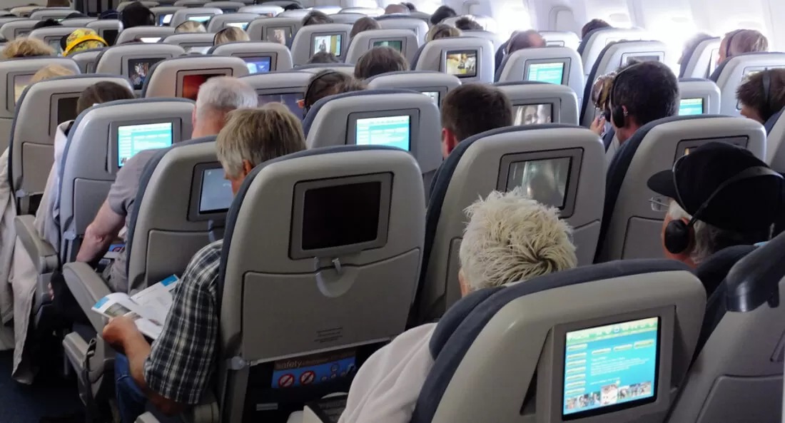 機艙「老鼠」猖獗︱內地客財物被盜  落機即收信用卡遭盜訊息