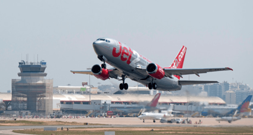 英情侣機上露骨激戰 遭廉航取消回程機票、終身禁飛