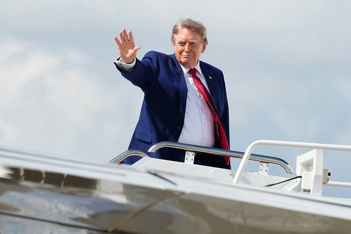 Trump secretly switched planes over Iran threat