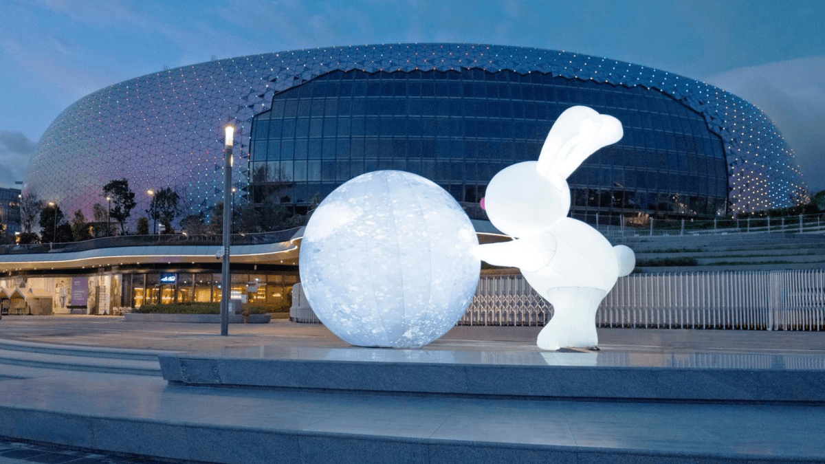 中秋節︱啟德體育園展5米高巨型月兔 締造美食海灣臨海賞月打卡點 中秋節︱啟德體育園展5米高巨型月兔 締造美食海灣臨海賞月打卡點