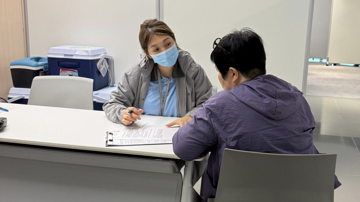 機場麻疹｜再多一名空姐中招  潛伏期曾到越南  中心首日為75名機場員工打針