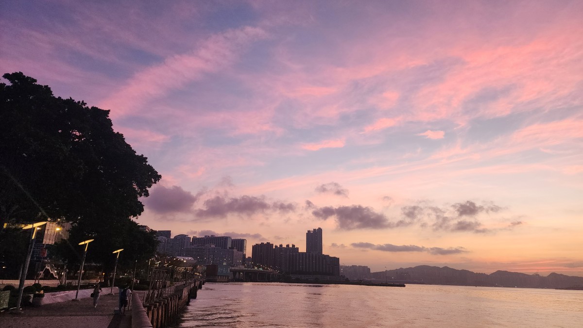 天文台|今日部分時間有陽光 早上天氣稍涼 日間最高氣溫約26度 天文台|今日部分時間有陽光 早上天氣稍涼 日間最高氣溫約26度