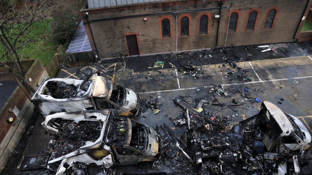 英國猶太社區4輛救護車遭縱火 施紀賢譴責反猶太攻擊