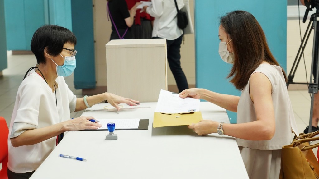 小一派位「提早放榜」︱派位結果與「錯發」相同 鄧飛：幸未釀成更大混亂 事件應成公務員問責案例