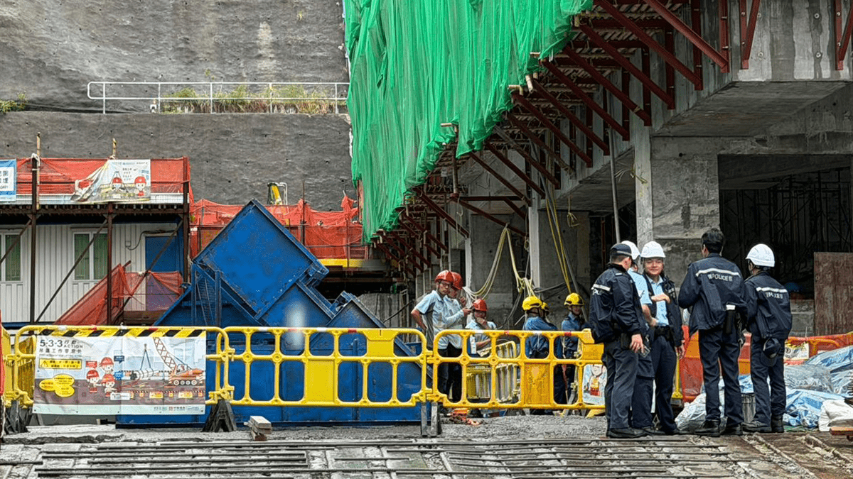 黃大仙美東邨重建地盤工業意外 男工人下顎撼工作平台 一度昏迷送院