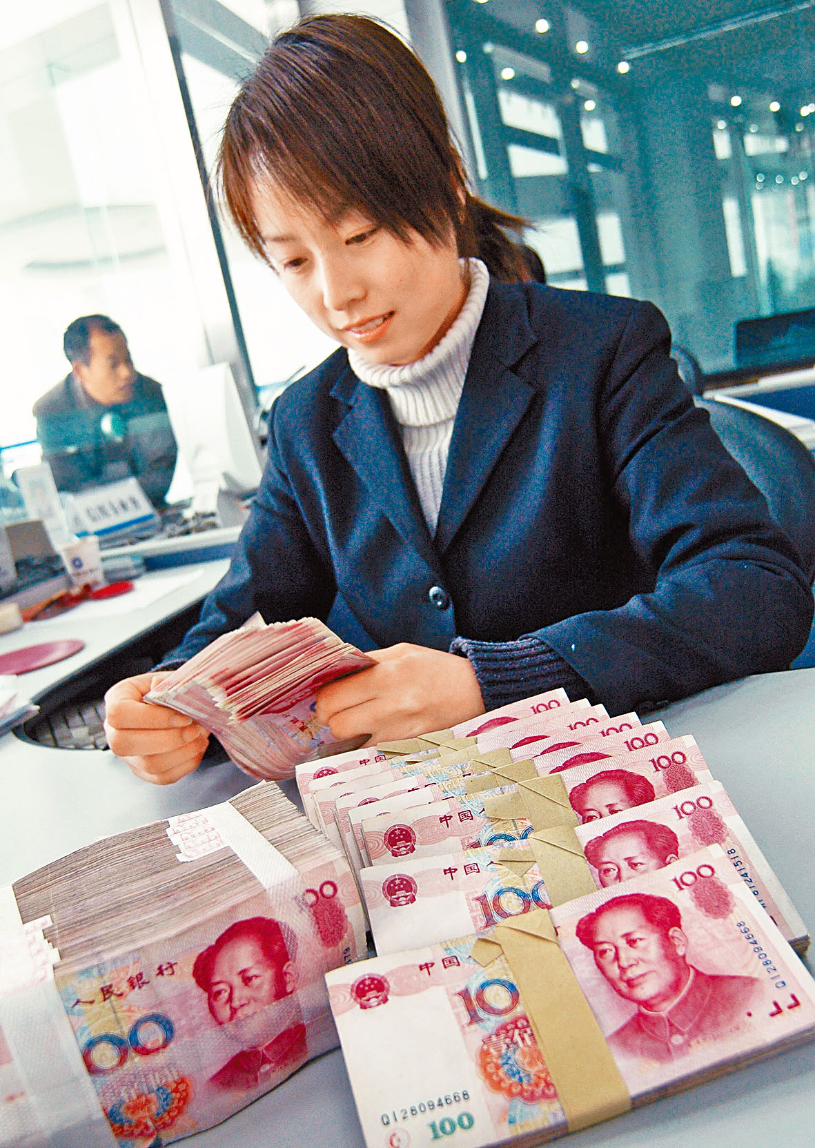 人民幣勁彈離岸價曾升765點子