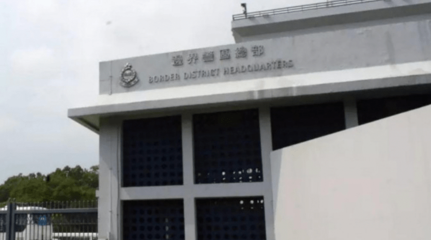 上水紅橋新村兩私家車焚毀 警列縱火案調查 上水紅橋新村兩私家車焚毀 警列縱火案調查