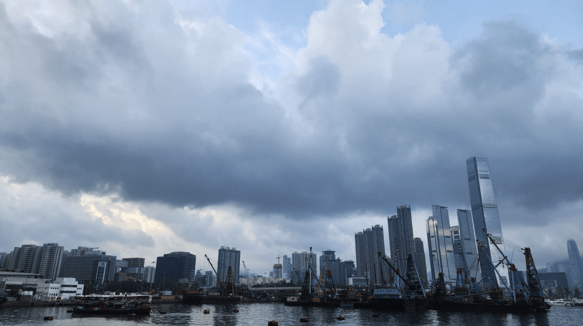 天文台｜早上局部地區有驟雨 日間市區最高氣溫約32度 新界再高一兩度