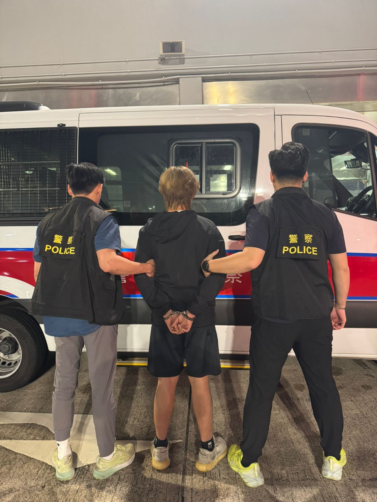 青山道單位淪毒品分銷中心 警拘17歲青年、檢$77萬K仔可卡因