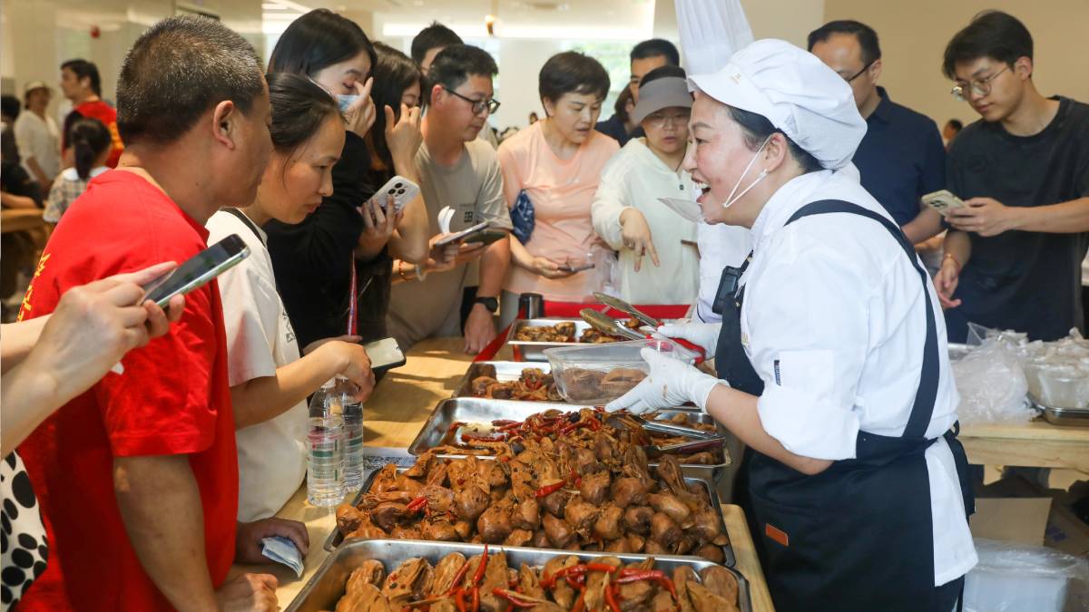 多地政府食堂長假吸客 18元套餐免費添菜 多地政府食堂長假吸客 18元套餐免費添菜