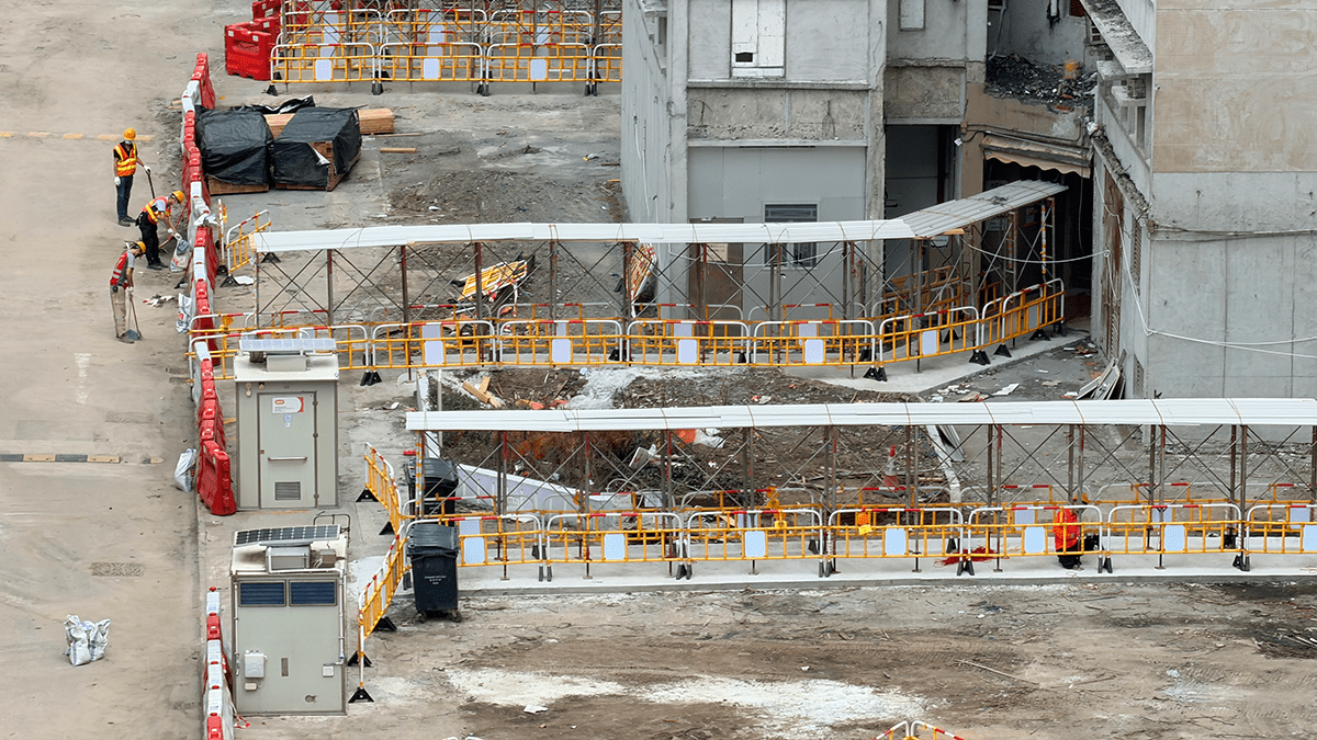 宏福苑大火｜災民明日起分批上樓 當局搭建帳篷及圍欄作準備