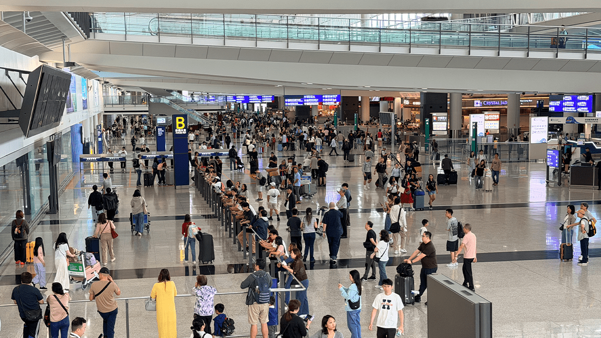 23歲俄仔機場行李帶偷$2萬財物被捕 警揭另有乘客受害