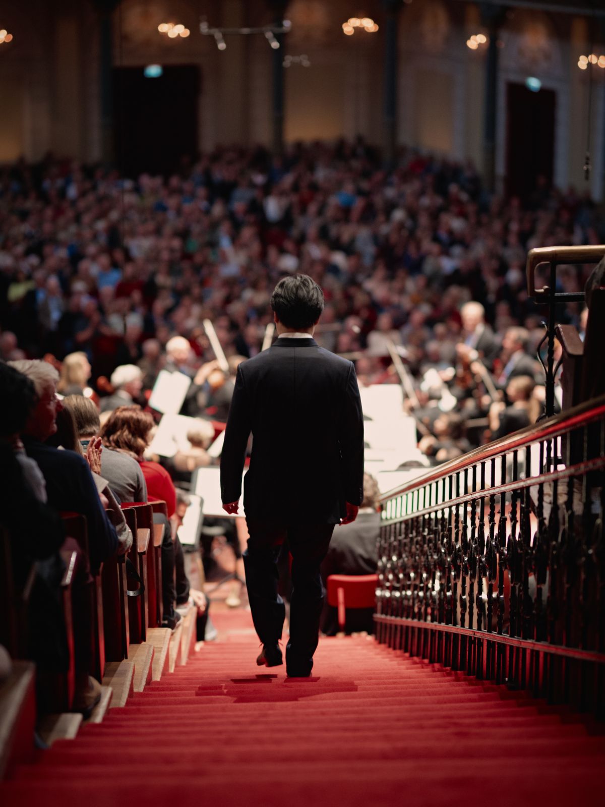香港指揮家吳懷世：音樂殿堂 忘我奏心曲