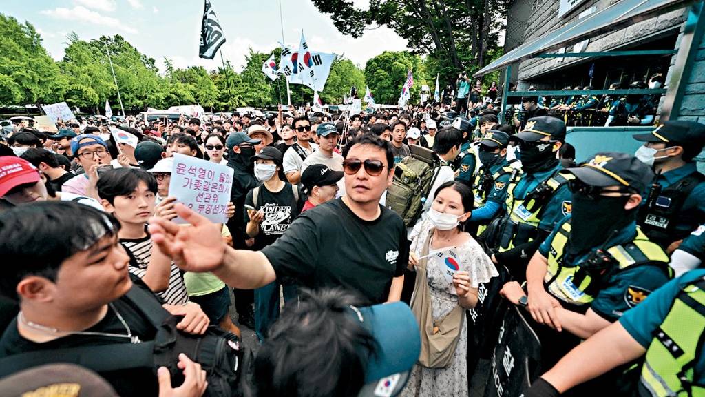 南韓地選67處選票不足引示威 選委會長引咎辭職