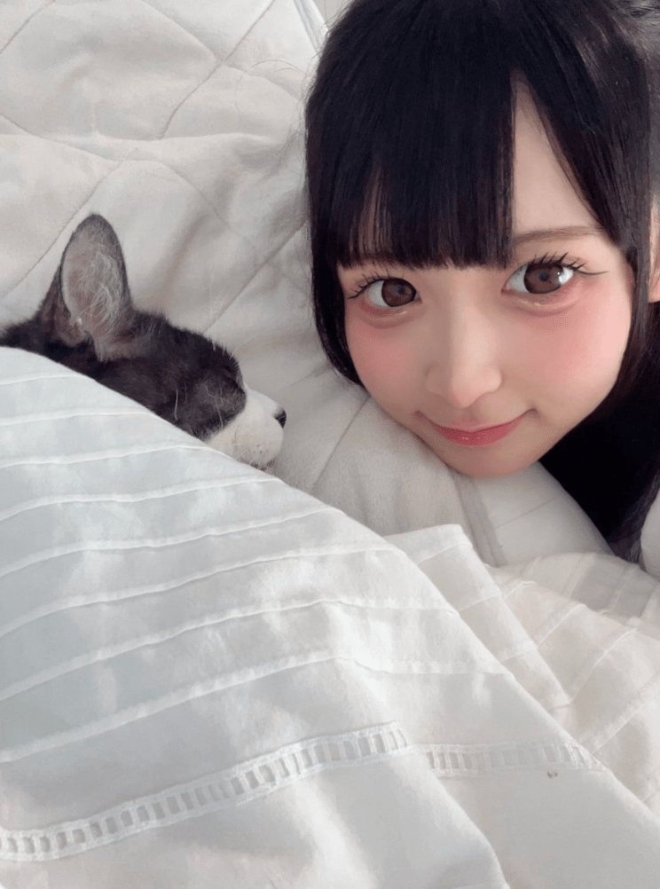 日本女偶像拍片教「膠水固定瀏海」爆紅　廠商警告：無法保證安全性
