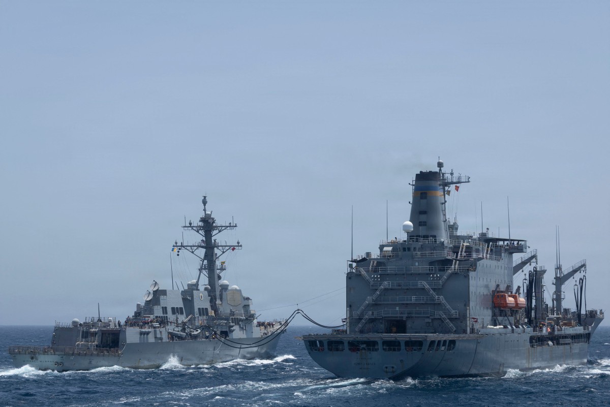 美伊交火 | 美反擊伊朗軍事設施 報復3驅逐艦遇襲 特朗普：停火協議仍有效